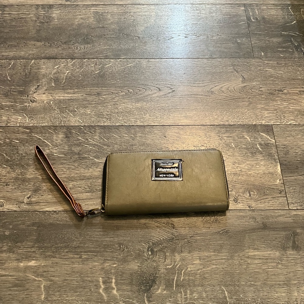 Aeropostale Wallet W/ Wristlet Strap NWOT